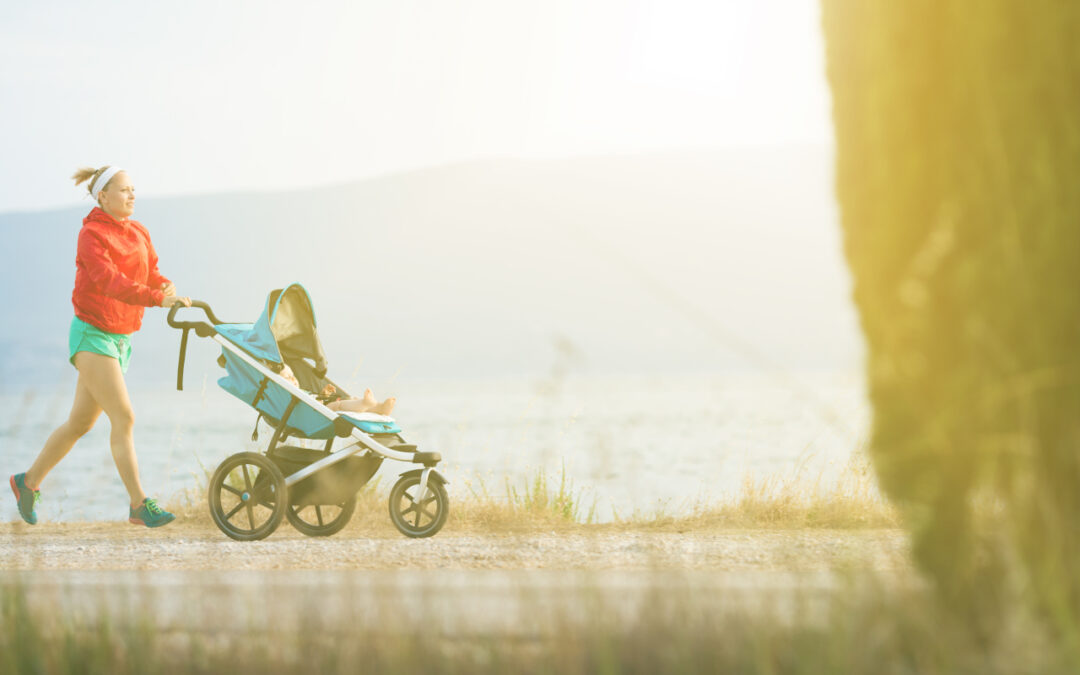 Pierwszy wózek dla dziecka: na co zwrócić uwagę, jeśli mieszkasz w bloku bez windy, w kamienicy albo w domku na wsi?